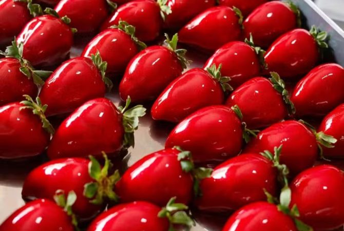 Morango do amor vira destaque em cena de Vale Tudo