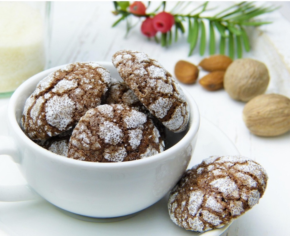 Na confeitaria, realça uma série de guloseimas, como bolos e biscoitos, além de bebidas como o eggnog. 