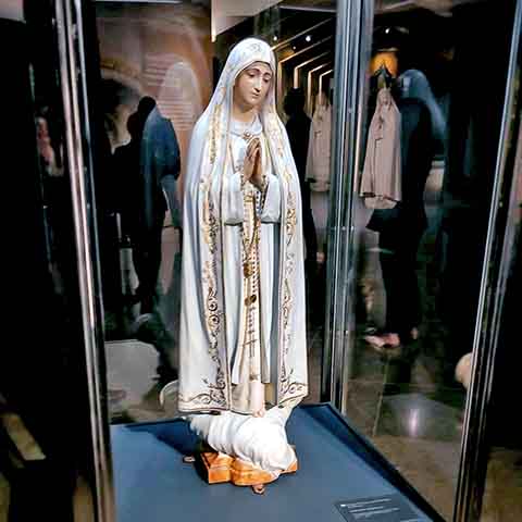 Nossa Senhora de Fátima de Málaga, obra do escultor José Ferreira Thedim - Reprodução Facebook