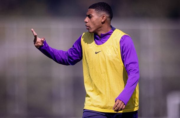 Gui Negão estreia como titular e agrada Dorival : ‘Importunou a todo momento’