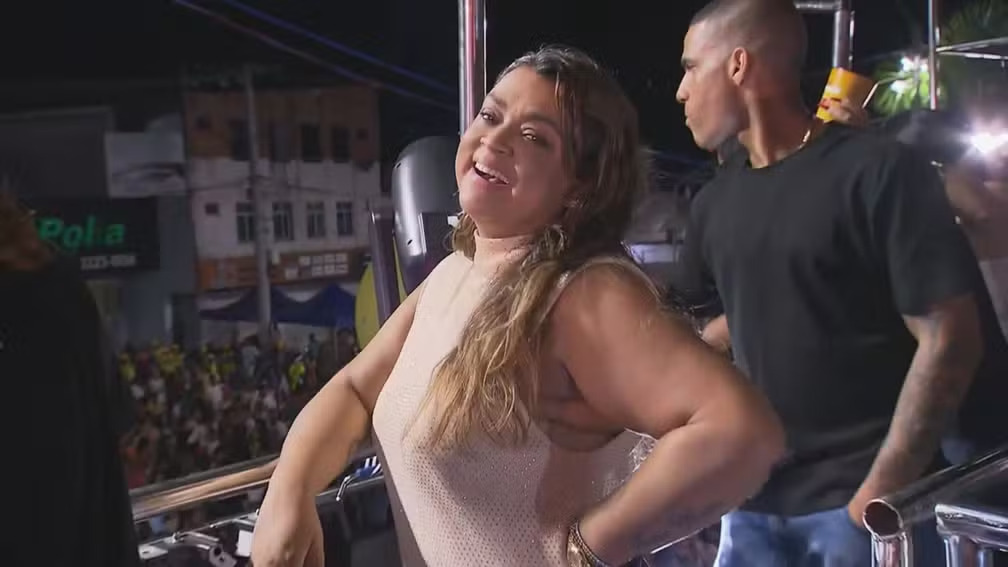 Mas a doença já havia se espalhado. Houve metástase. E, após tentativas de tratamento, os médicos declararam que não haveria solução. 