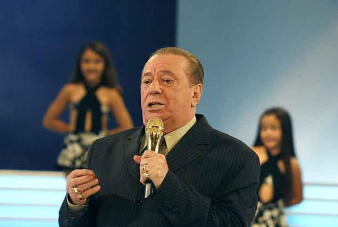 Neta de Raul Gil diz que está proibida de falar da família por ‘ordem’ do tio