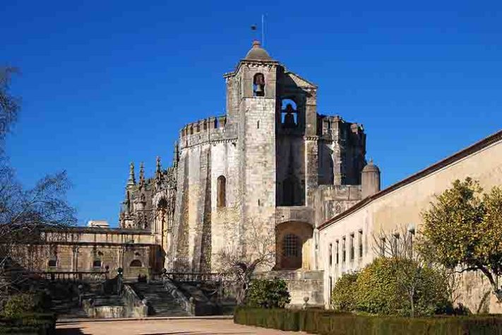 Tomar, Portugal( Convento de Cristo) - As 10 cidades que foram eleitas os melhores tesouros escondidos da Europa -Alves gaspar /Wikimédia Commons
