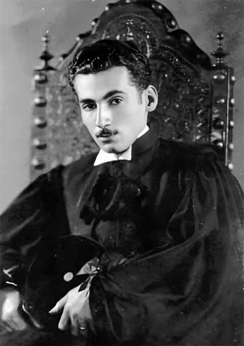 Na adolescência, Jorge Amado mudou-se para Salvador e, mais tarde, seguiu para o Rio de Janeiro. Na então capital federal, cursou Direito e se formou em 1935. Apesar do diploma, nunca exerceu a advocacia, dedicando-se à literatura e à atividade política.