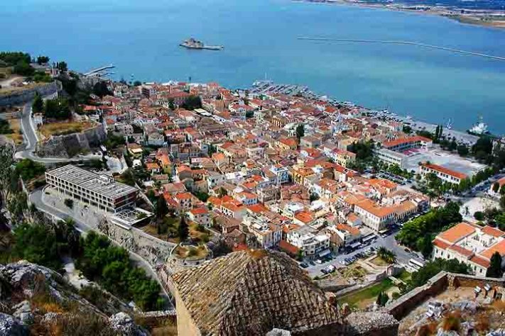 Nafplio, Grécia - As 10 cidades que foram eleitas os melhores tesouros escondidos da Europa - Luu/Wikimédia Commons