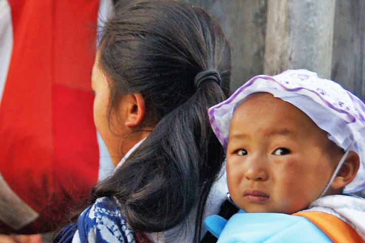 Segundo o plano, as famílias que se enquadrarem nos critérios do programa passarão a receber 3.600 yuans por ano - o equivalente a aproximadamente US$ 503 ou R$ 2.870 - para cada criança com menos de três anos de idade.
