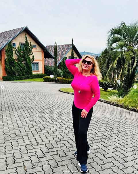 Em 2024, Vera Fischer foi homenageada no tradicional Festival de Cinema de Gramado. A atriz recebeu o Troféu Cidade de Gramado, concedido por sua contribuição à cultura brasileira, e deixou sua marca na Calçada da Fama do evento.
