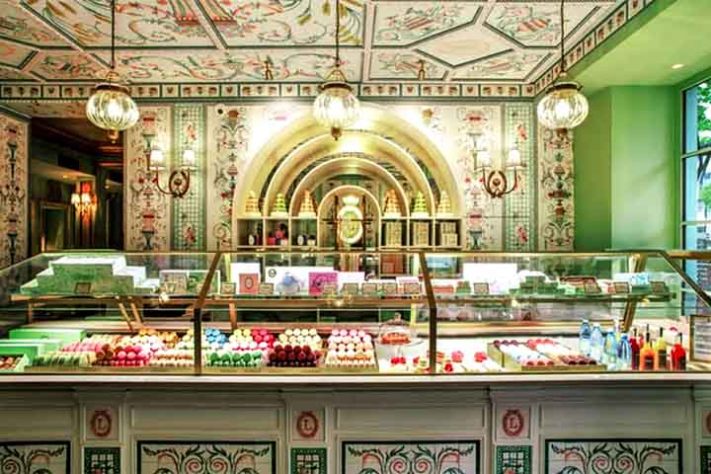 Ladurée Rue Royale (Paris, França) - Os 16 restaurantes mais bonitos do mundo - Reprodução do instagram @maisonladuree