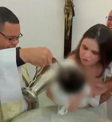 Padre não diz nome de criança e atitude gera polêmica - Reprodução/Redes Sociais