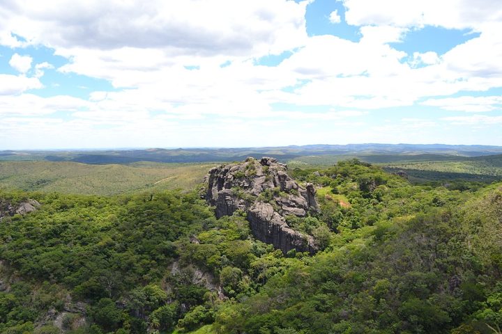 Homem cai ao tentar escalar montanha e morre na Serra do Cipó