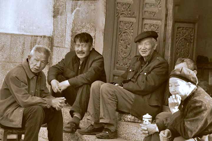 Por outro lado, o número de óbitos se manteve superior: foram 10,93 milhões em 2024, ante 11,1 milhões no ano anterior.
