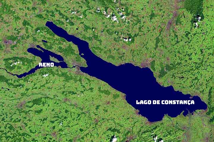 Com uma superfície de cerca de 536 km², o lago é formado pelo rio Reno e serve como um importante recurso para abastecimento, turismo e atividades recreativas.