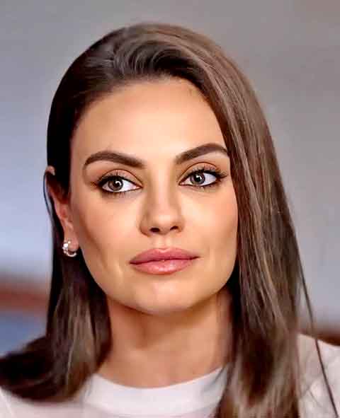 Nessa fase, fez participações esporádicas em algumas produções. Em uma delas, “Will e Grace”, conheceu a atriz Mila Kunis, com quem manteve um relacionamento entre 2002 e 2010.
