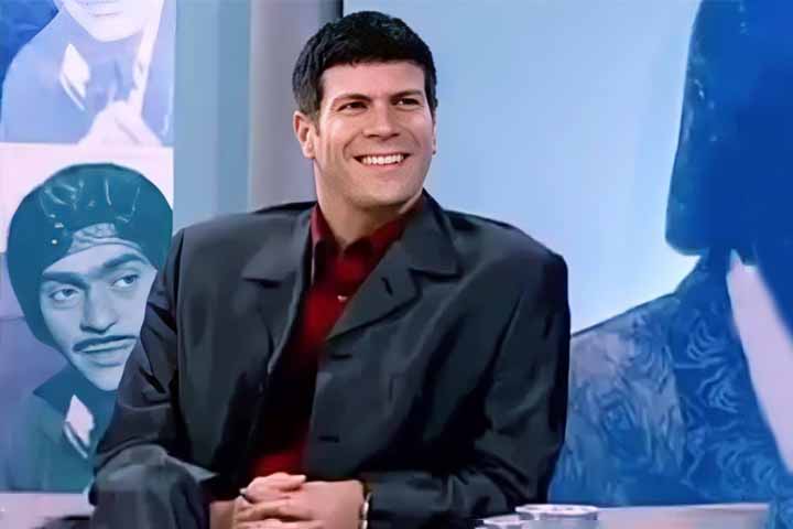 <p>Seguiram-se outros trabalhos, como “Psico Trópico”, “Rock Popular Brasileiro, “O Amor Me Escolheu” e “La Cruz y La Espada”. Em 2005, lançou “Acoustic Live” com a banda PR.5, interpretando sucessos internacionais.</p>
