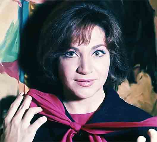Nathalia Timberg foi casada por 15 anos com o dramaturgo e roteirista Sylvan Paezzo, morto em 2000. 
