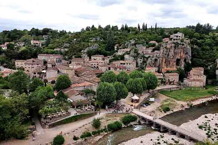 Labeaume, França - As 10 cidades que foram eleitas os melhores tesouros escondidos da Europa - Romainbehar/Wikimédia Commons