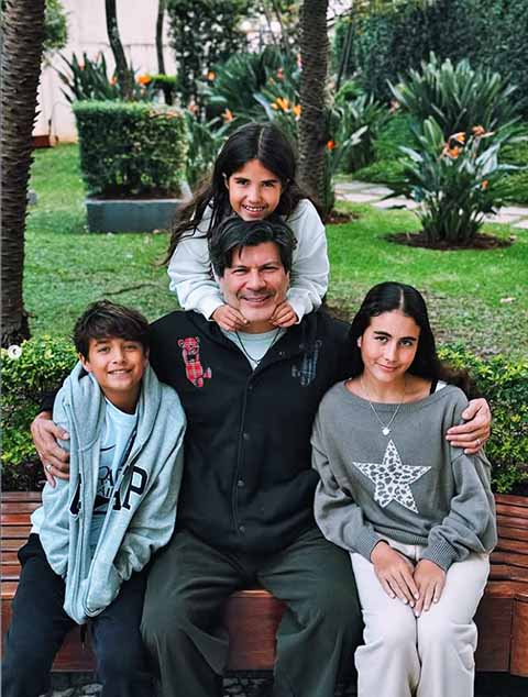 <p>Paulo Ricardo foi casado entre 2012 e 2017 com a empresária Gabriela Verdeja Birman. Dessa união, nasceram três filhos: Isabela, Luis Eduardo e Diana. Além disso, é pai de Paola, fruto de outro relacionamento.</p>
