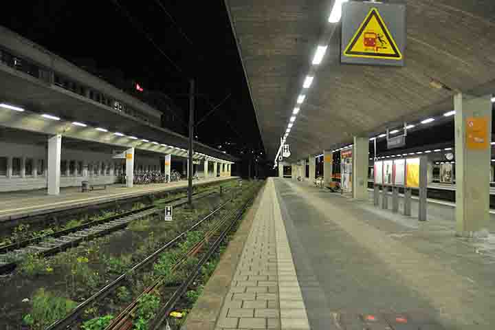 Por fim, Studentenkarzer é uma antiga prisão de estudantes que funcionou do século XVIII até o início do século XX. Servia como centro de detenção para discentes indisciplinados da universidade e atualmente está coberta de grafites e obras de arte.