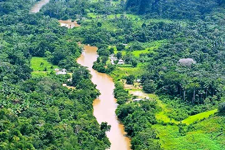 O Parque Nacional da Serra do Divisor é uma unidade de conservação brasileira de proteção integral da natureza localizada no Acre. A administração está atualmente a cargo do Instituto Chico Mendes de Conservação da Biodiversidade (ICMBio).