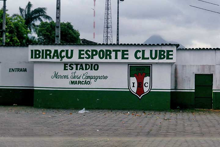 O Ibiraçu Esporte Clube foi um clube de futebol brasileiro de Ibiraçu, Espírito Santo, com as cores verde e branco. Mandava seus jogos no Estádio Marcos Jorge Campagnaro, conhecido como Marcão, e foi campeão estadual em 1988.