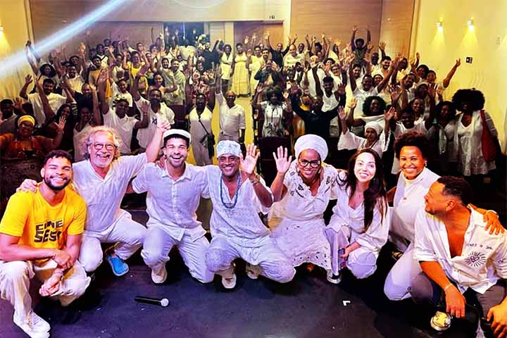 Em entrevista ao “Splash”, do portal UOL, Leto contou que em um dia típico chegava aos estúdios da Globo por volta das 9h e só retornava para casa após as 22h30, somando mais de 13 horas de trabalho. 
