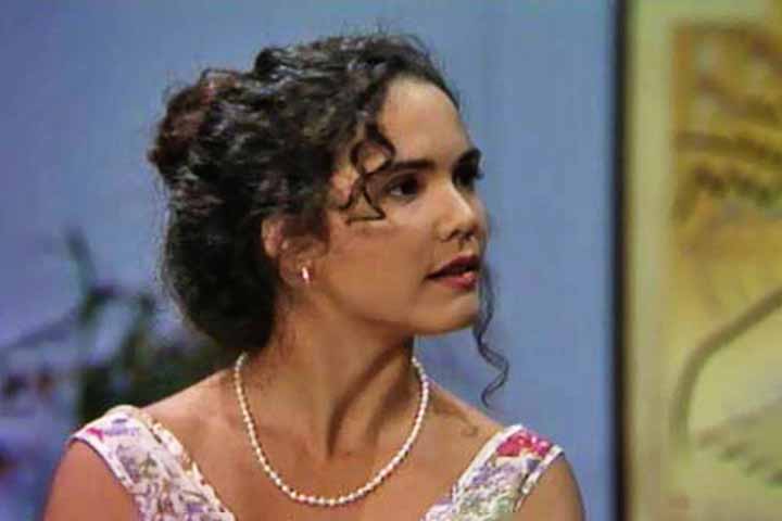 Estreou na televisão na novela 