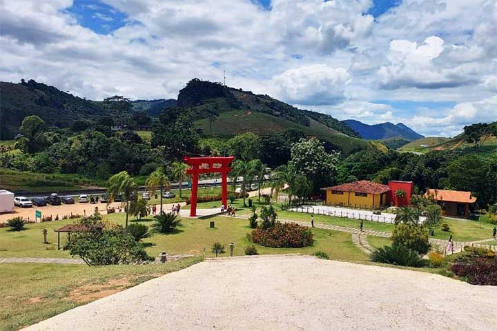 Alternativas interessantes e calmas para viagens em família, passeios românticos ou aventuras com amigos, longe do agito das grandes cidades.