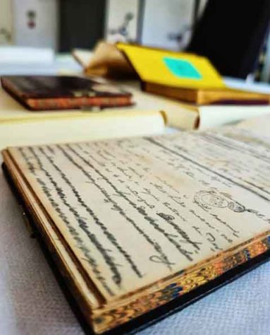 Cadernetas restauradas de Dom Pedro II - Reprodução do Instagram @museu.imperial