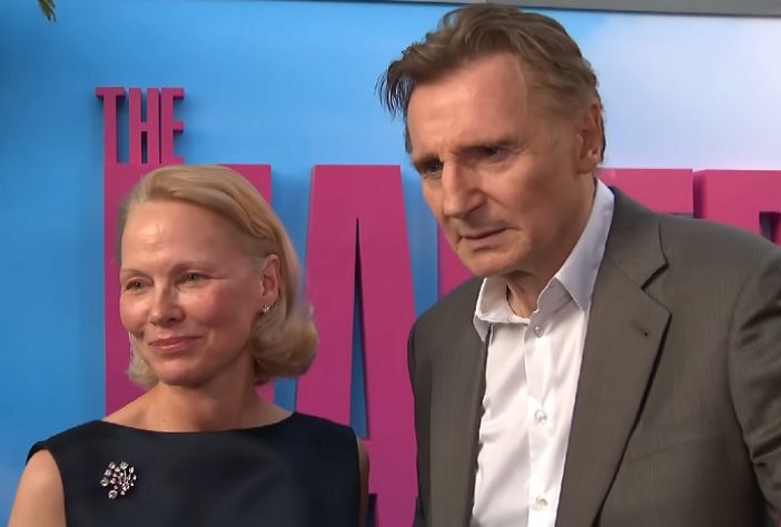 Liam Neeson e Pamela Anderson - Reprodução