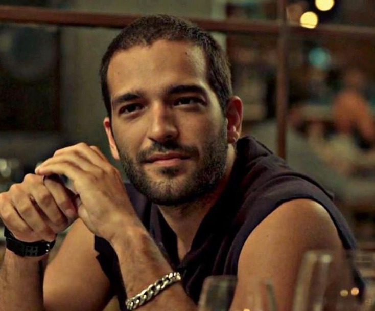 Entre 2019 e 2021, interpretou Sandro em 