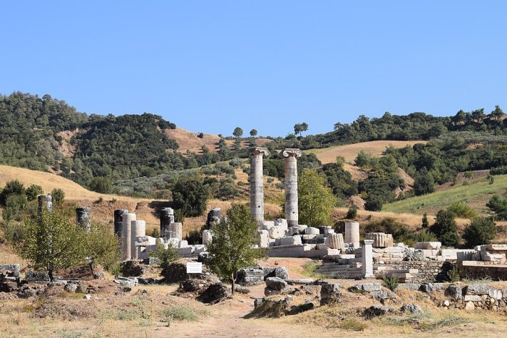 Templo de Ártemis em Éfeso (Sete Maravilhas do Mundo Antigo) - Wikimedia Commons/Ferit BAYCUMAN