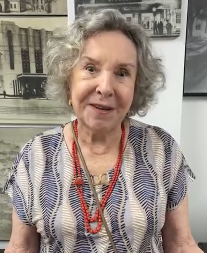 Atriz aposentada da Globo vive em apê de luxo no Rio