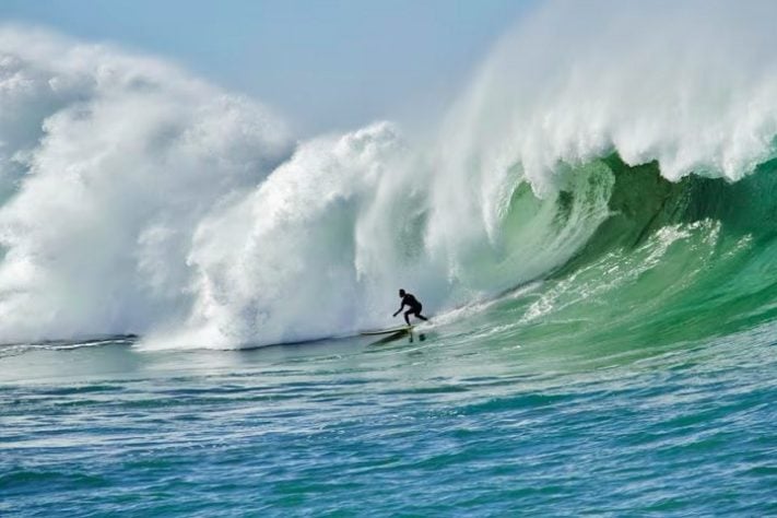 Laje da Jagua - Maior onda já surfada no Brasil em Jaguaruna, Santa Catarina - Divulgação/Luis Reis