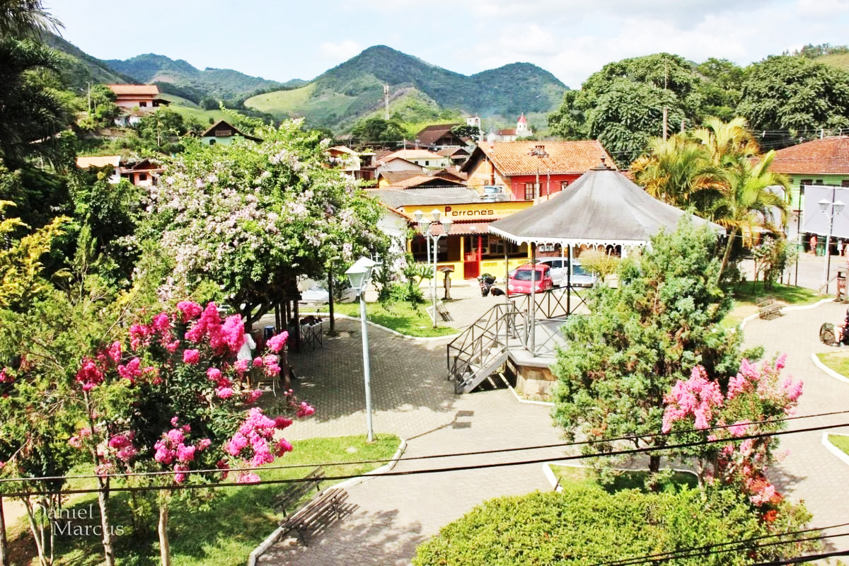 De acordo com o Programa das Nações Unidas para o Desenvolvimento (PNUD), o Índice de Desenvolvimento Humano Municipal (IDHM) de Nova Friburgo em 2010 foi de 0,782, considerado muito alto. Esse dado reforça a cidade como uma excelente opção para se viver no interior do Rio.



 