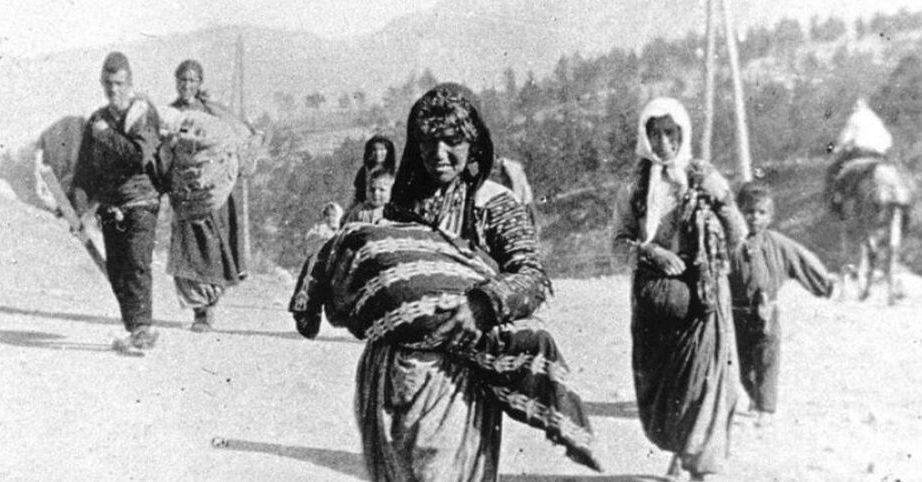 Cerca de 1,5 milhão de armênios foram mortos entre 1915 e 1923, no que é considerado o primeiro genocídio do século 20, na invasão otomana. Até hoje, a Turquia não reconhece oficialmente o termo 