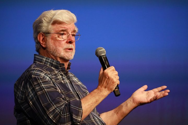"Coleciono arte desde que estava na universidade [...] Tenho feito isso por mais de 50 anos, e de repente pensei: o que vou fazer com tudo isso? Porque me recuso a vender", disse Lucas.
