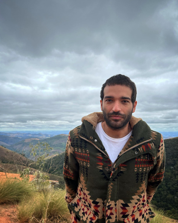 Em 2015, Carrão estreou como diretor, roteirista e produtor com o curta-metragem premiado 