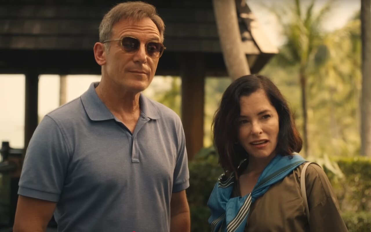 Em agosto de 2025, Isaacs estrela a terceira temporada de 