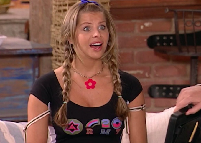 Na emissora, a atriz também estrelou as novelas 