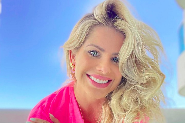 Nascida em São Manuel, interior de São Paulo, em 8 de outubro de 1976, Bacchi iniciou sua trajetória artística como modelo quando ainda era criança.