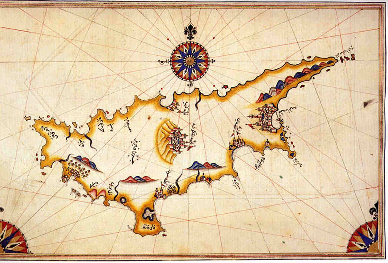Assim, Chipre foi um importante centro de comércio de cobre na antiguidade. E seu nome, de acordo com a história, está ligado ao termo latino para cobre, "aes Cyprium", posteriormente abreviado para "Cuprum". 
