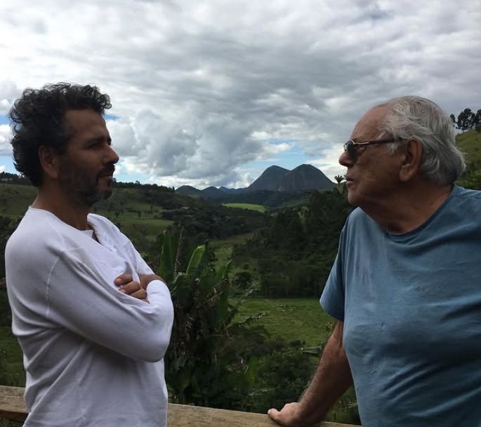 <p>Nascido em 19 de agosto de 1963, no Rio de Janeiro, Marcos é filho do cineasta Zelito Viana e da produtora de cinema Vera Maria Palmeira de Paula.</p>
