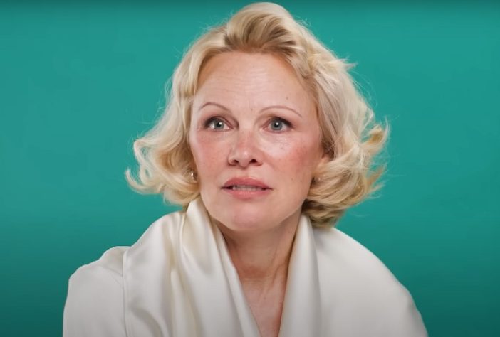 Pamela Anderson - Reprodução/YouTube