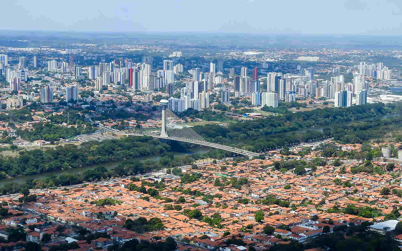 Seu traçado urbano foi desenhado como um tabuleiro de xadrez. E ostenta a fama de ser a primeira cidade planejada do país, a fim de substituir outra já existente. 