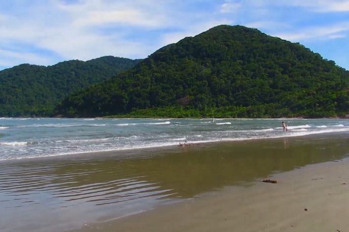 Praia de Guaraú, Peruíbe (São Paulo) - Reprodução/YouTube