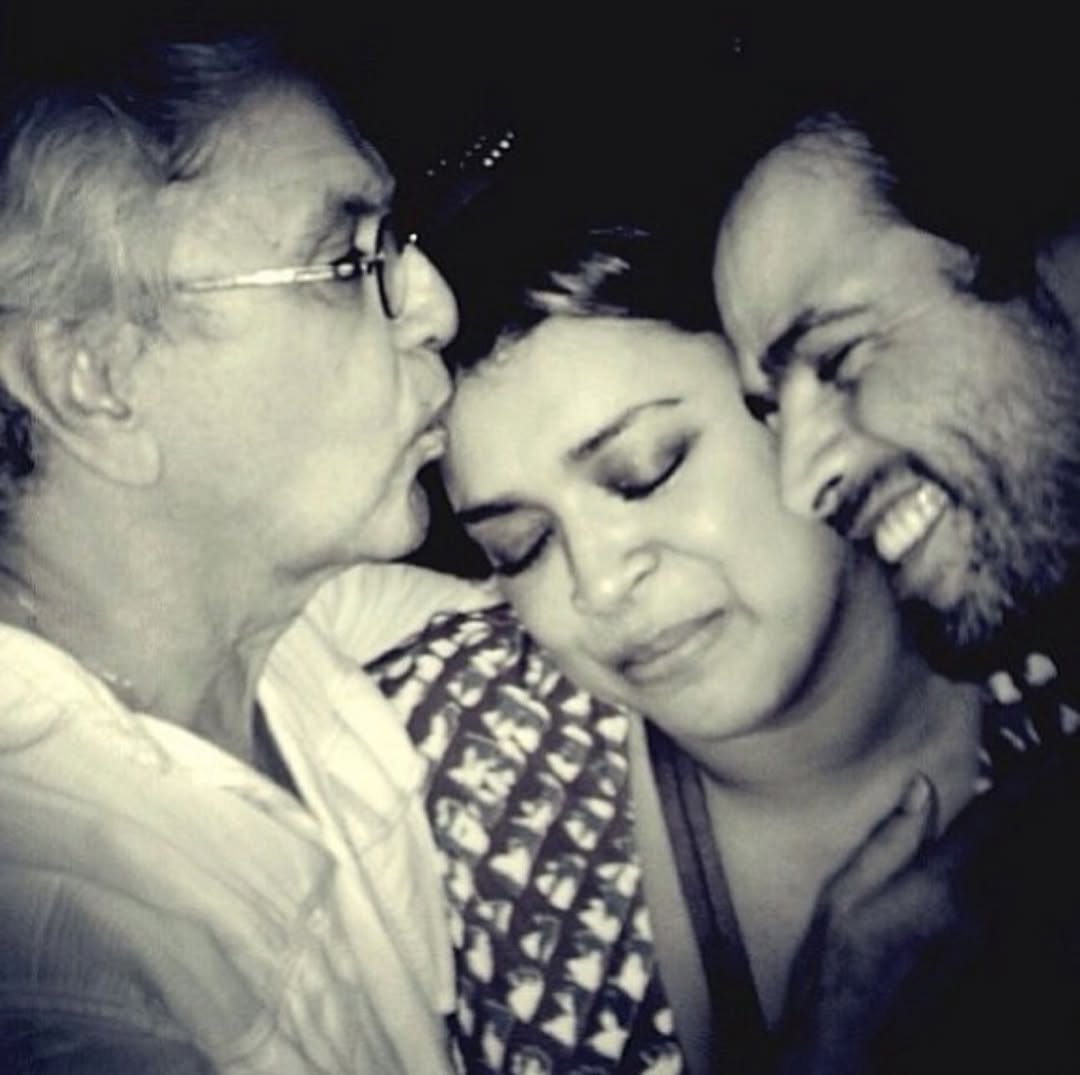 Caetano era como um tio para Preta, já que foi casado com Dedé Gadelha, irmã da mãe da cantora, Sandra, e é amigo de longa data de Gilberto Gil, pai de Preta. 


