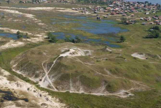 Litoral de Santa Catarina abriga monumento arqueológico que é o maior do mundo; conheça