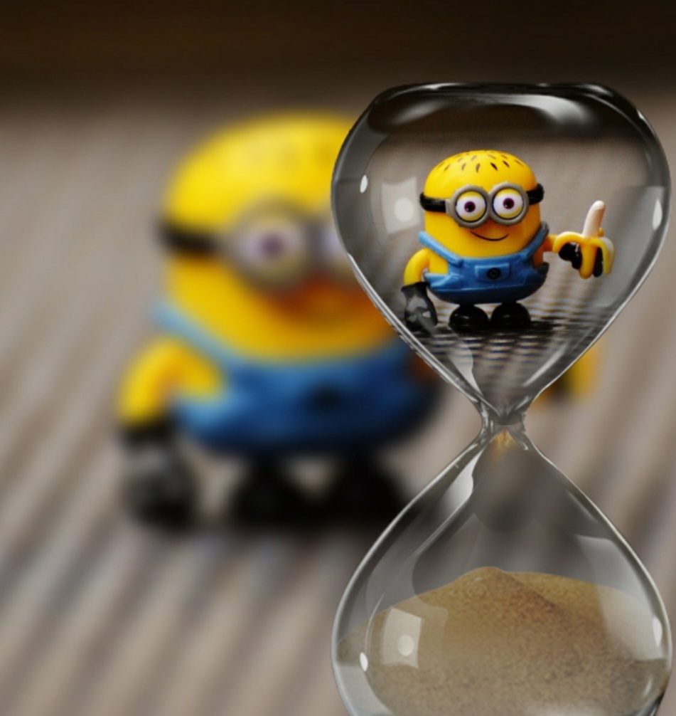 No campo educacional, são usadas em atividades infantis para ensinar sobre tempo e paciência. Crianças podem acompanhar a areia escorrendo como um exercício visual de contagem.

