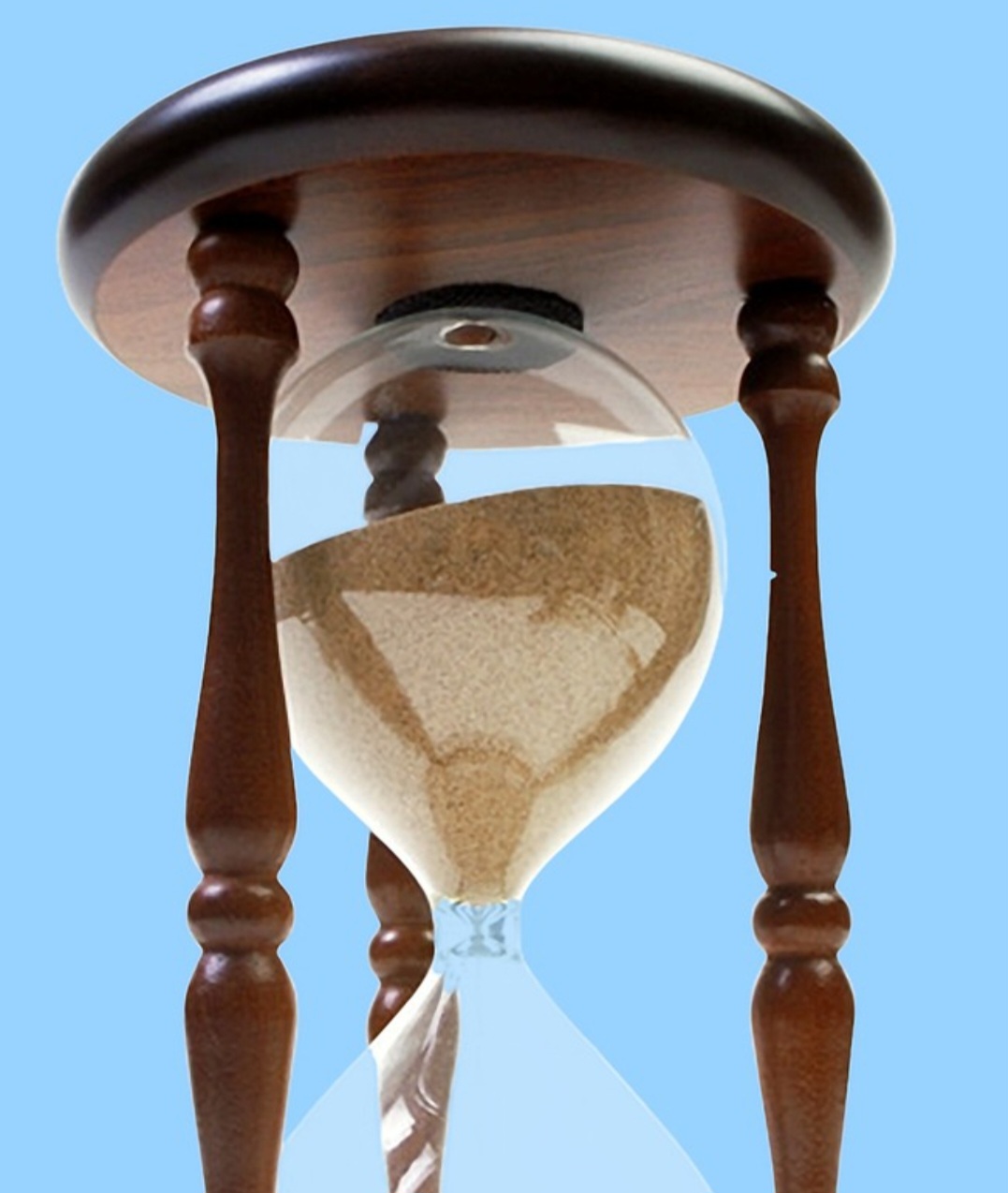 Durante os séculos XIV e XV, a ampulheta foi essencial na navegação marítima, pois ajudava marinheiros a calcular intervalos de tempo nas viagens oceânicas. Isso auxiliava na contagem das rotas e distâncias percorridas.