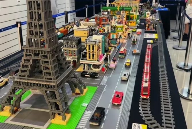 Diversão que impressiona: peças de LEGO formam cidades e monumentos em exposição gaúcha